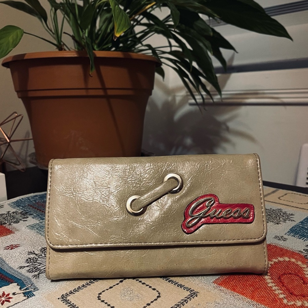 Beautifull Guess wallet💰